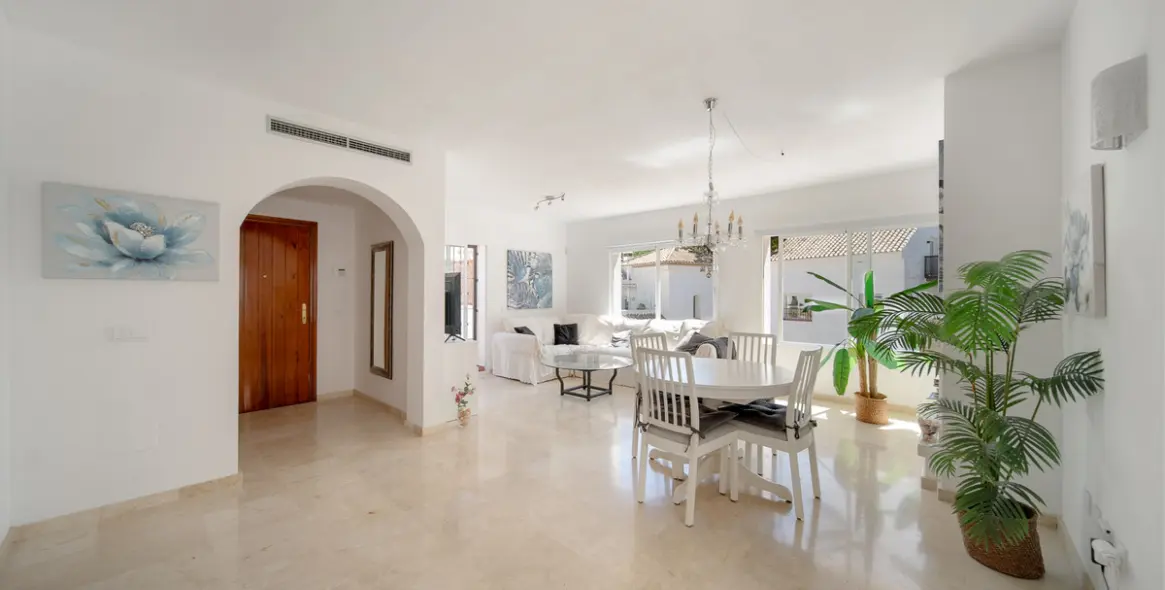 Sale of penthouse duplex in Nueva Andalucía 7