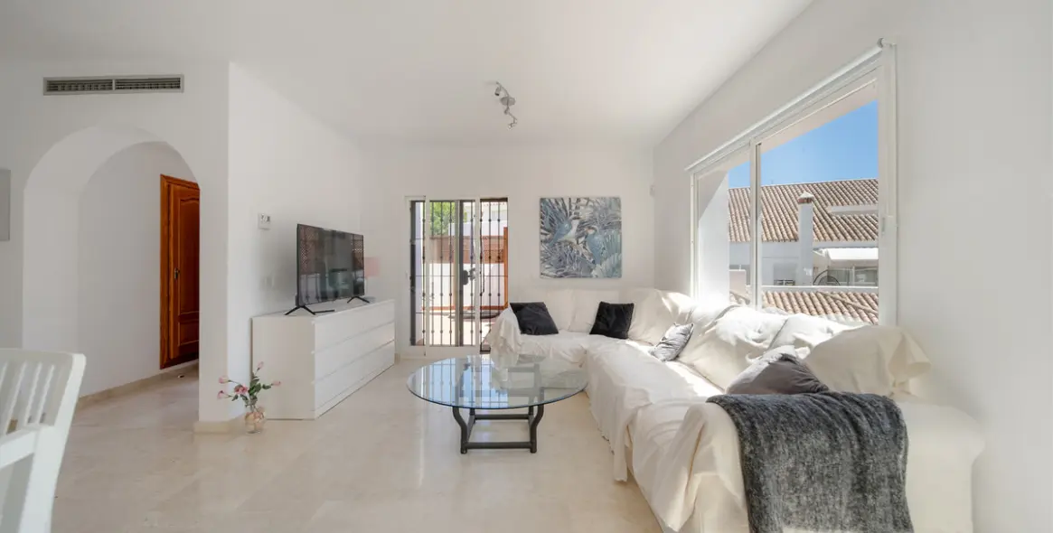 Sale of penthouse duplex in Nueva Andalucía 9