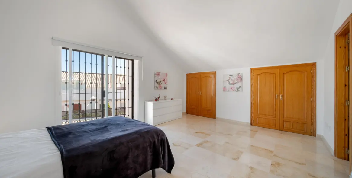 Sale of penthouse duplex in Nueva Andalucía 10