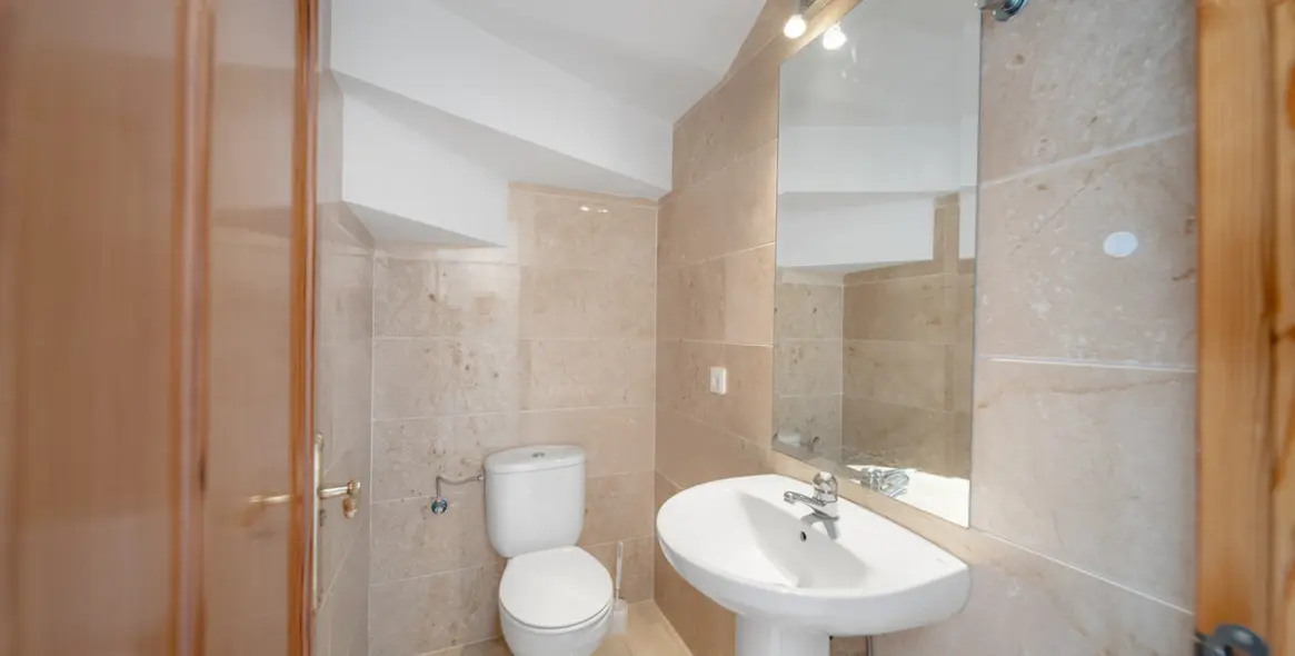 Sale of penthouse duplex in Nueva Andalucía 22