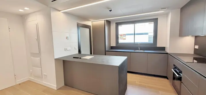 Venta de apartamento en planta media en Fuengirola 0