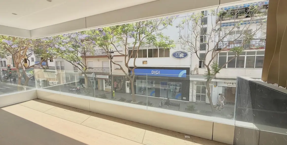 Venta de apartamento en planta media en Fuengirola 2