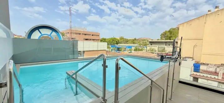 Venta de apartamento en planta media en Fuengirola 2