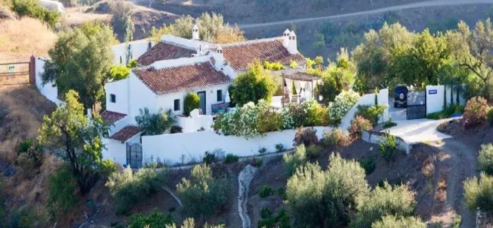 Sale of detached villa in Arenas 0