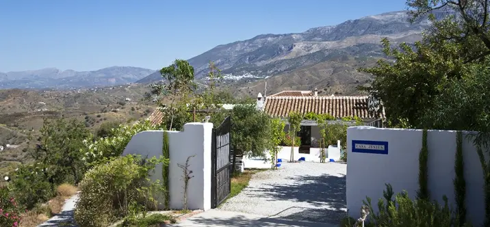 Sale of detached villa in Arenas 1