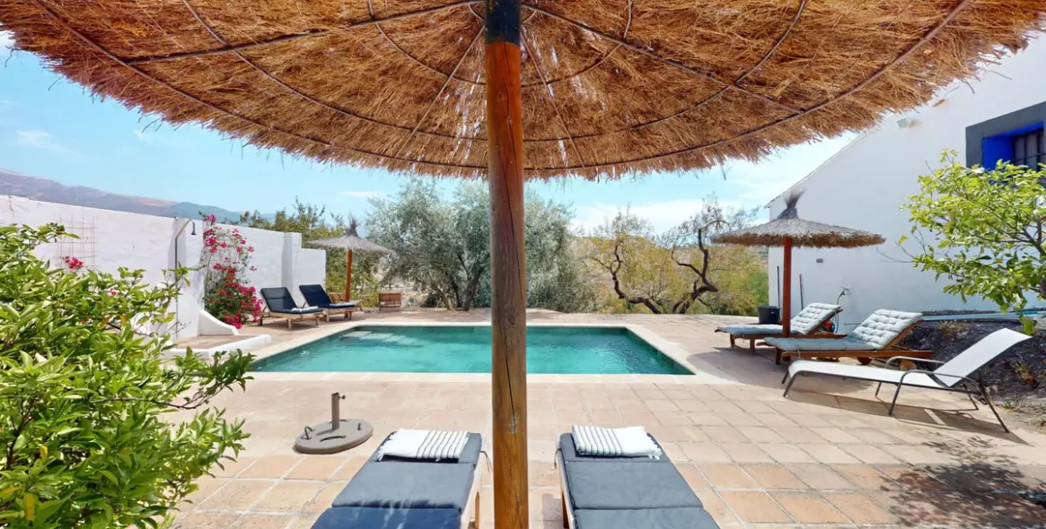 Sale of detached villa in Arenas 5