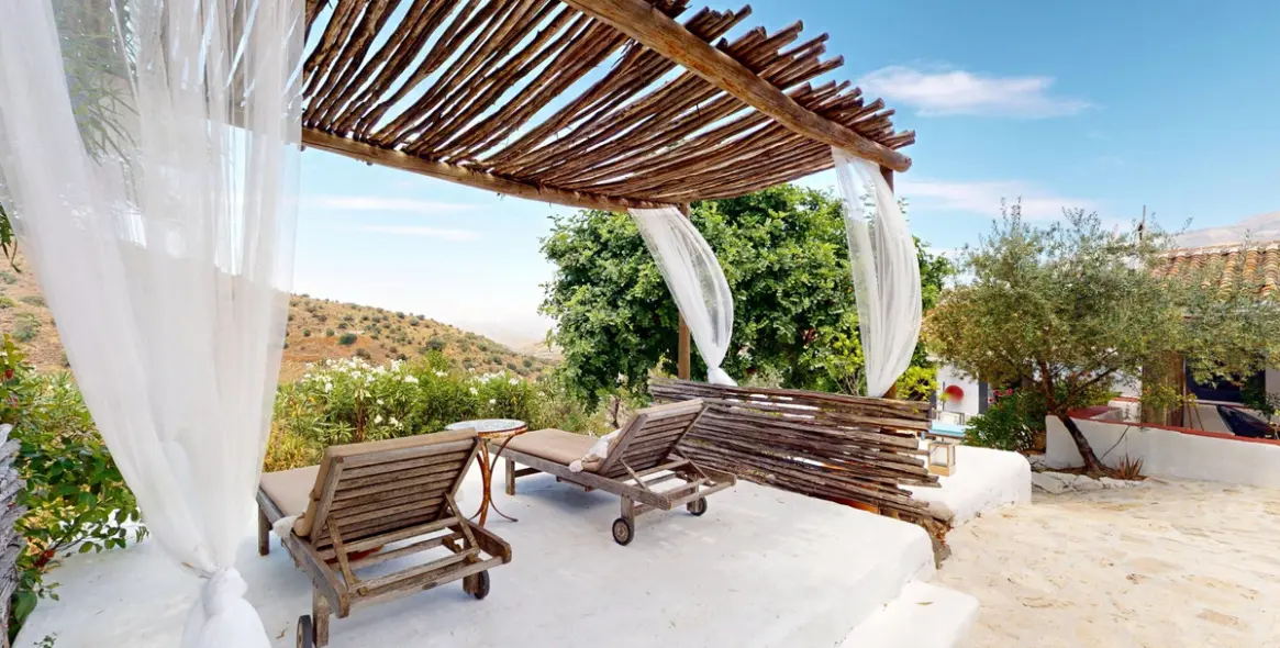 Sale of detached villa in Arenas 11