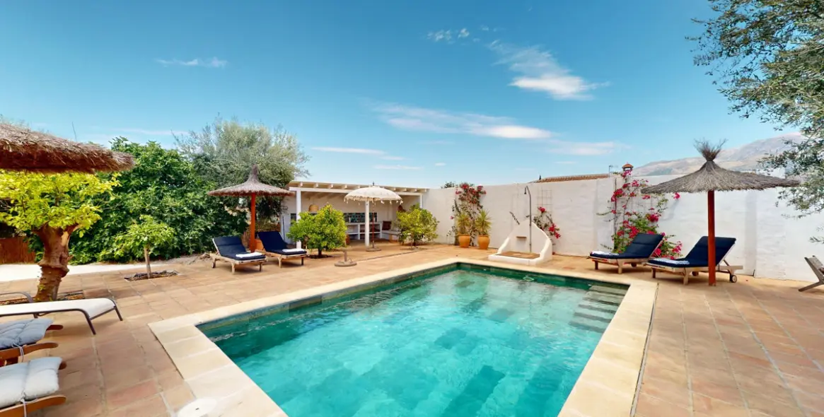 Sale of detached villa in Arenas 4