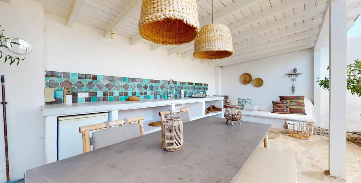 Sale of detached villa in Arenas 8