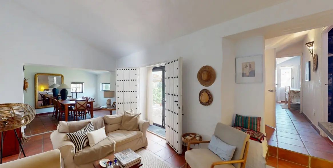 Sale of detached villa in Arenas 37
