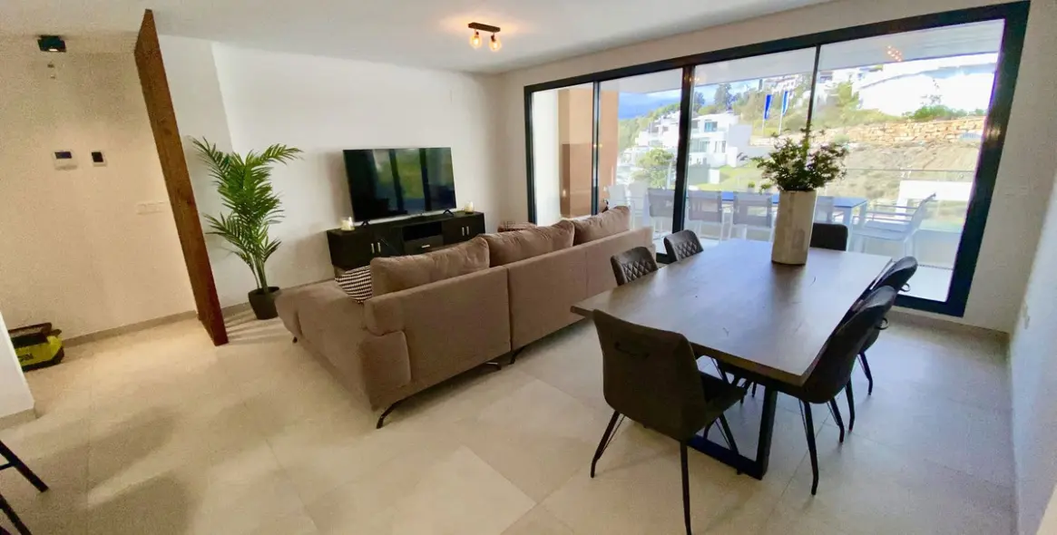 Sale of middle floor apartment in Benahavís 6