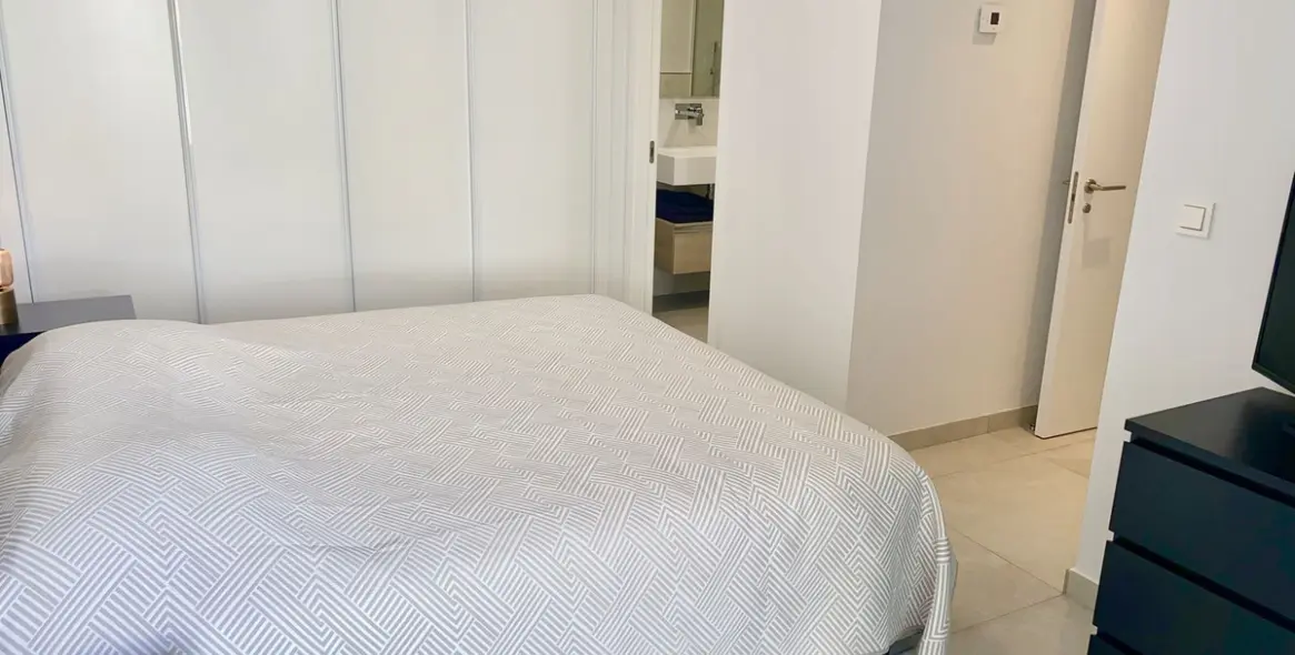 Sale of middle floor apartment in Benahavís 7