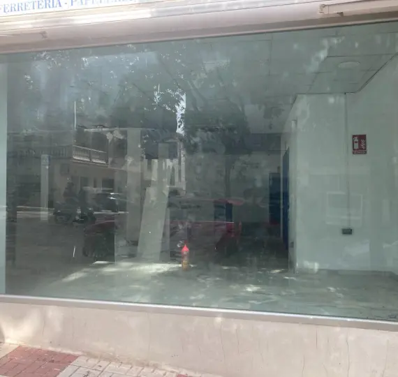 Venta de local comercial en Estepona