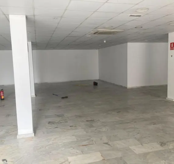 Venta de local comercial en Estepona