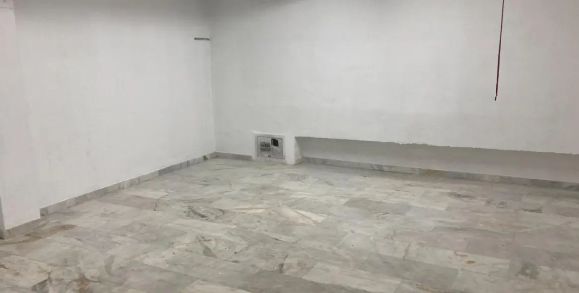 Sale of commercial premises in Estepona 8