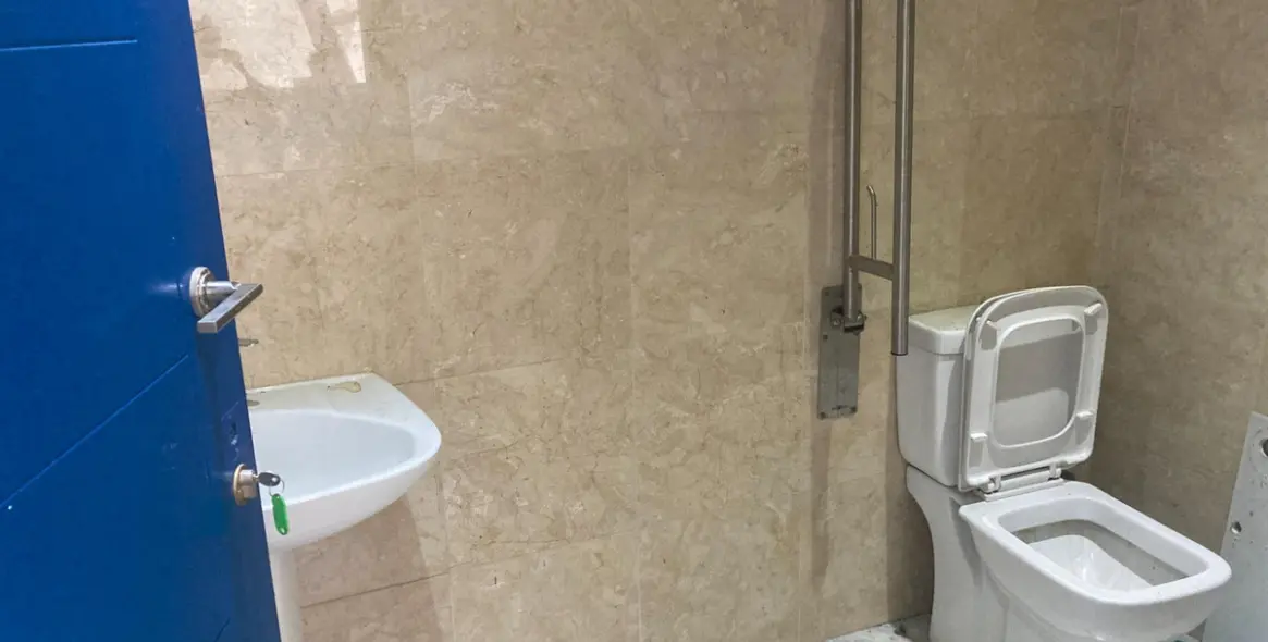 Sale of commercial premises in Estepona 9