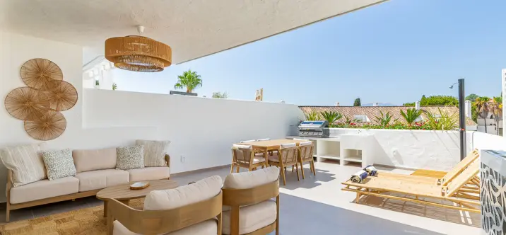 Sale of middle floor apartment in Nueva Andalucía 1