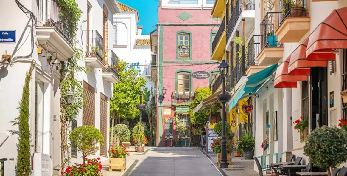 Sale of middle floor apartment in Nueva Andalucía 19