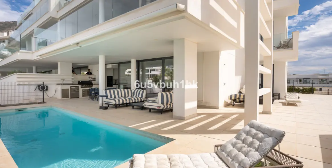 Sale of ground floor apartment in Fuengirola 1