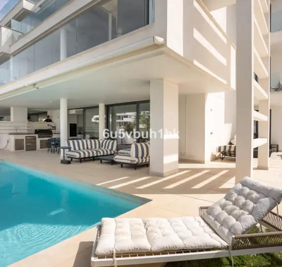 Продажа апартаментов на первом этаже в Fuengirola