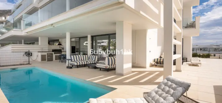 Продажа апартаментов на первом этаже в Fuengirola 0