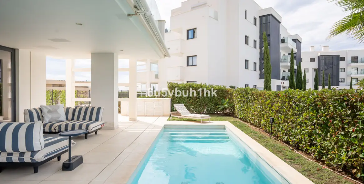 Sale of ground floor apartment in Fuengirola 28