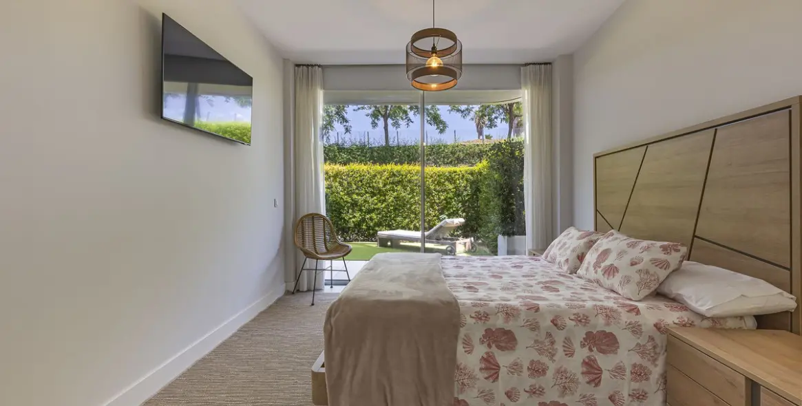 Продажа апартаментов на первом этаже в Estepona 6