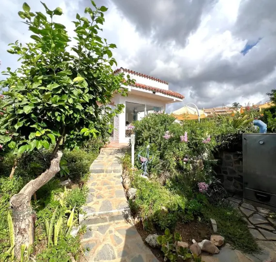 Продажа  отдельно стоящей виллы в Costabella