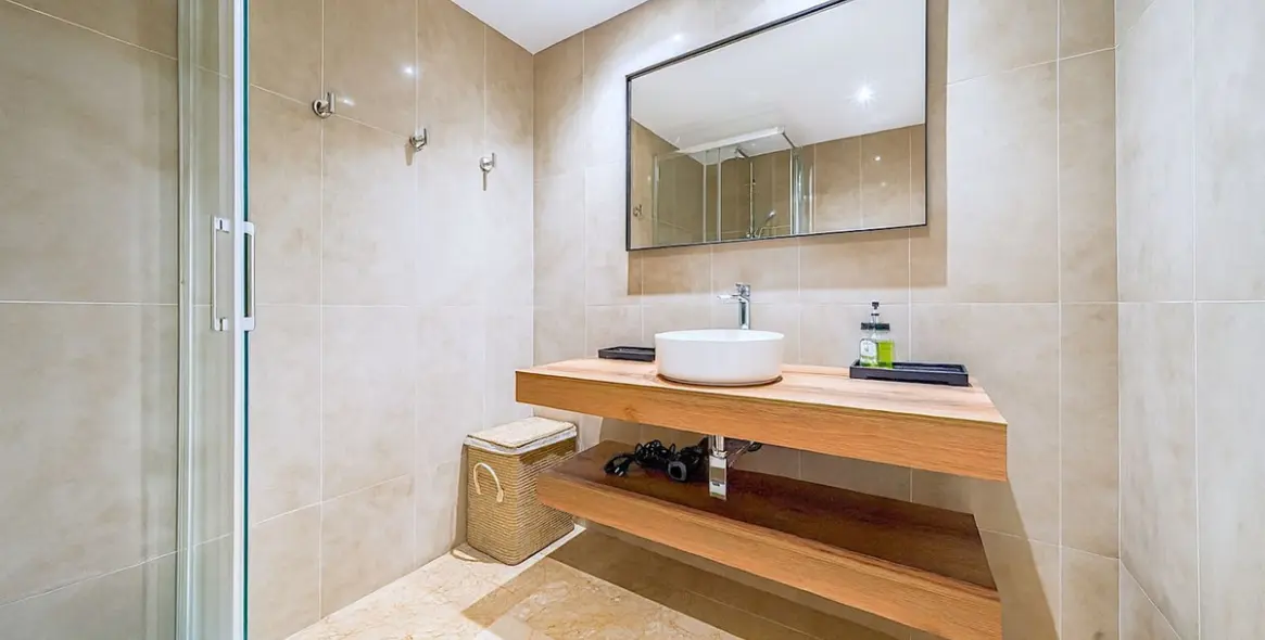 Sale of townhouse in Estepona 12