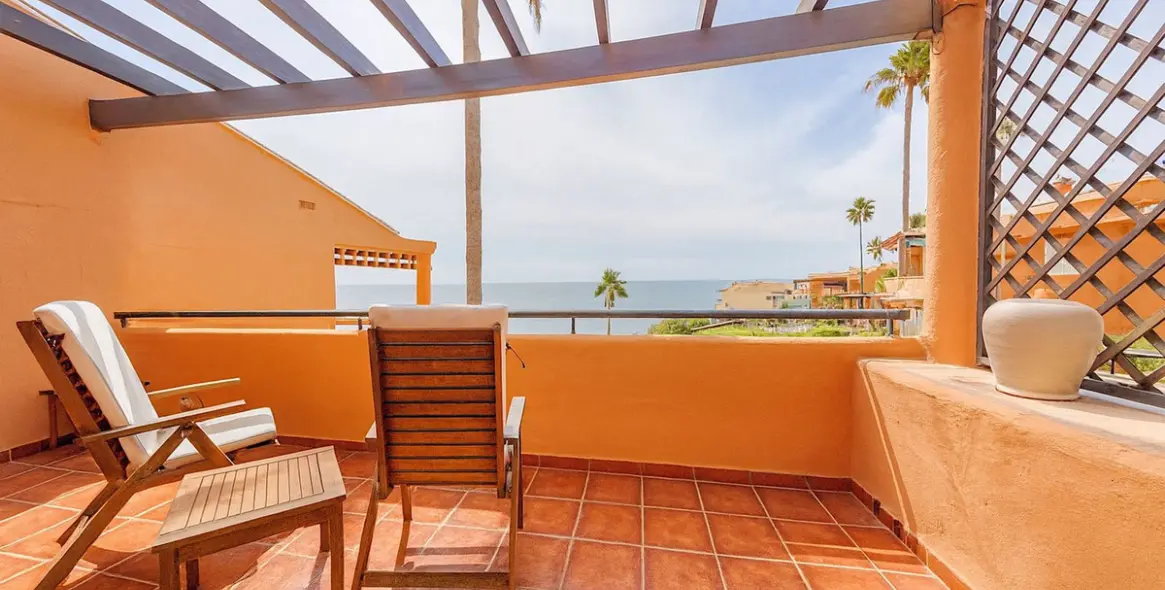 Sale of townhouse in Estepona 16
