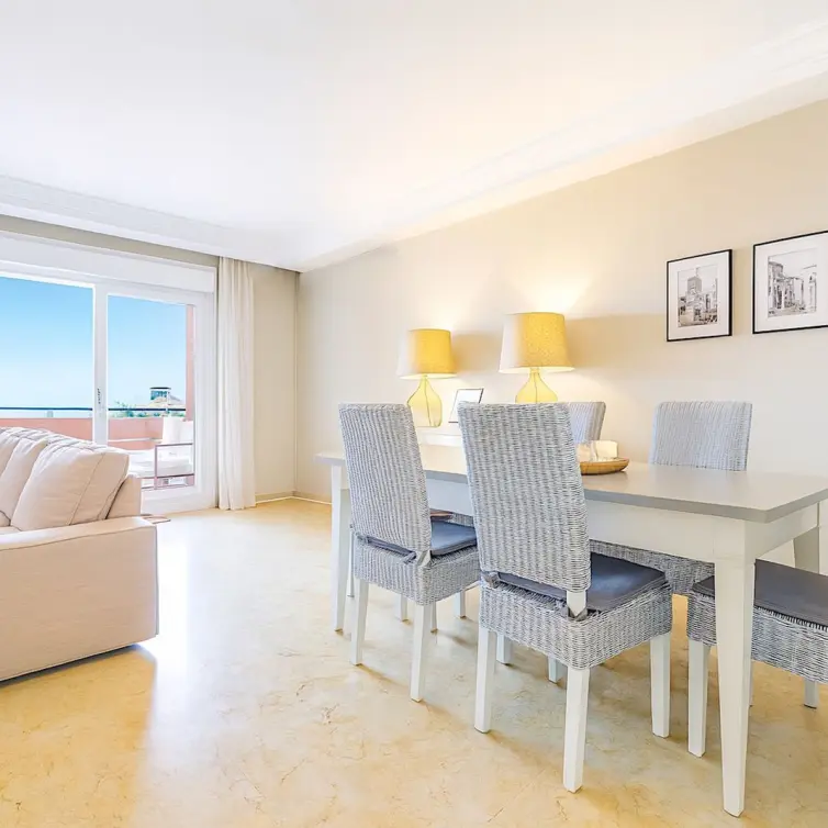 Sale of townhouse in Estepona