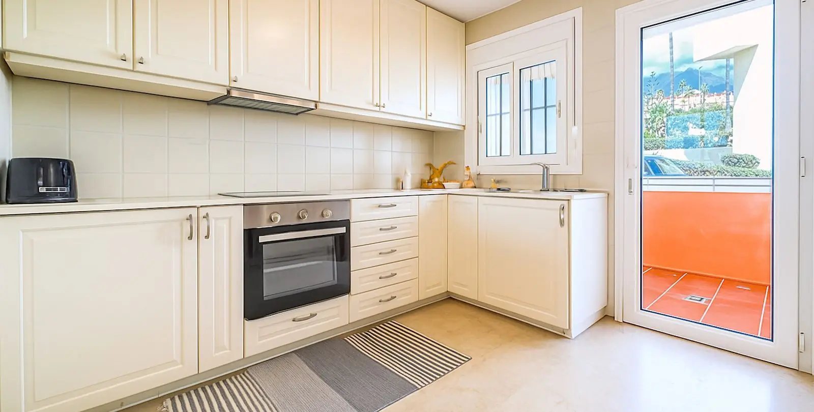 Sale of townhouse in Estepona 7