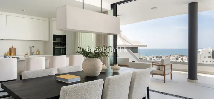 Продажа апартаментов на среднем этаже в Fuengirola 0