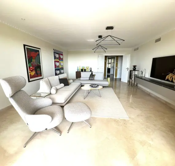 Продажа апартаментов на среднем этаже в El Paraiso