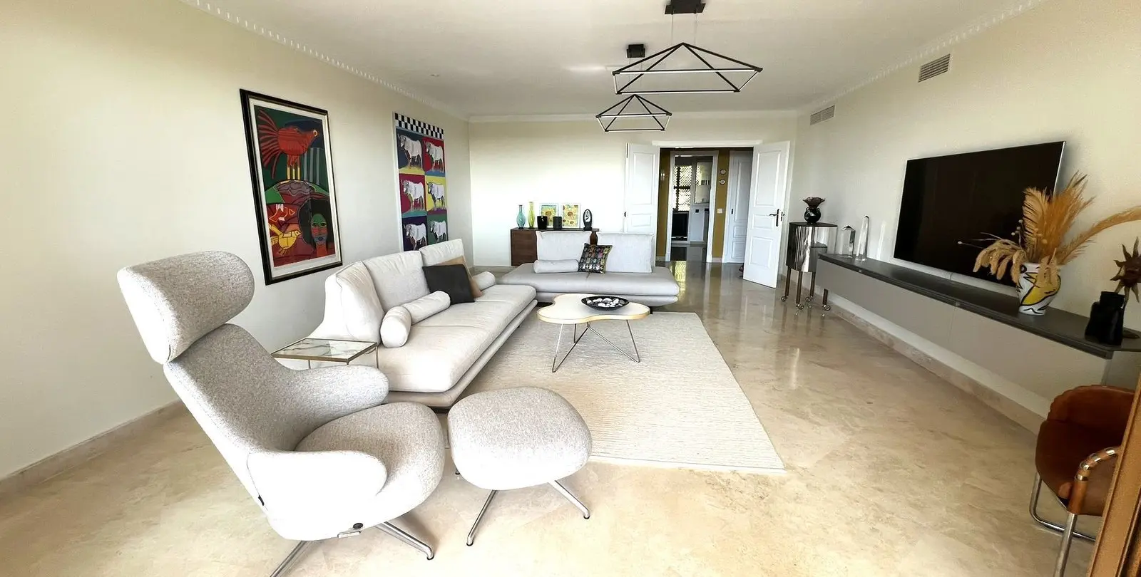Sale of middle floor apartment in El Paraiso 3