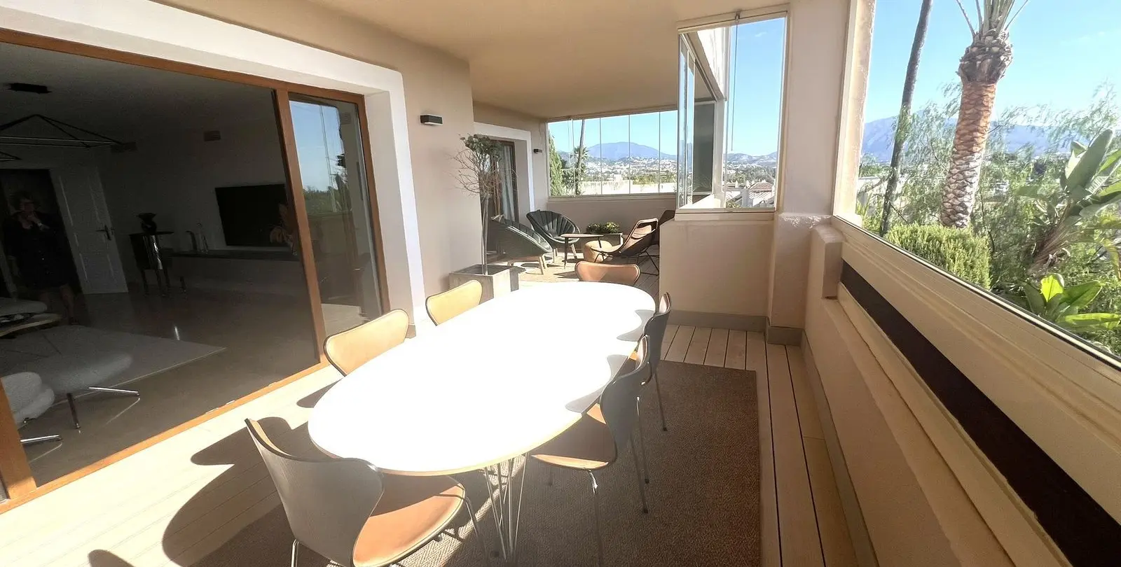 Sale of middle floor apartment in El Paraiso 7