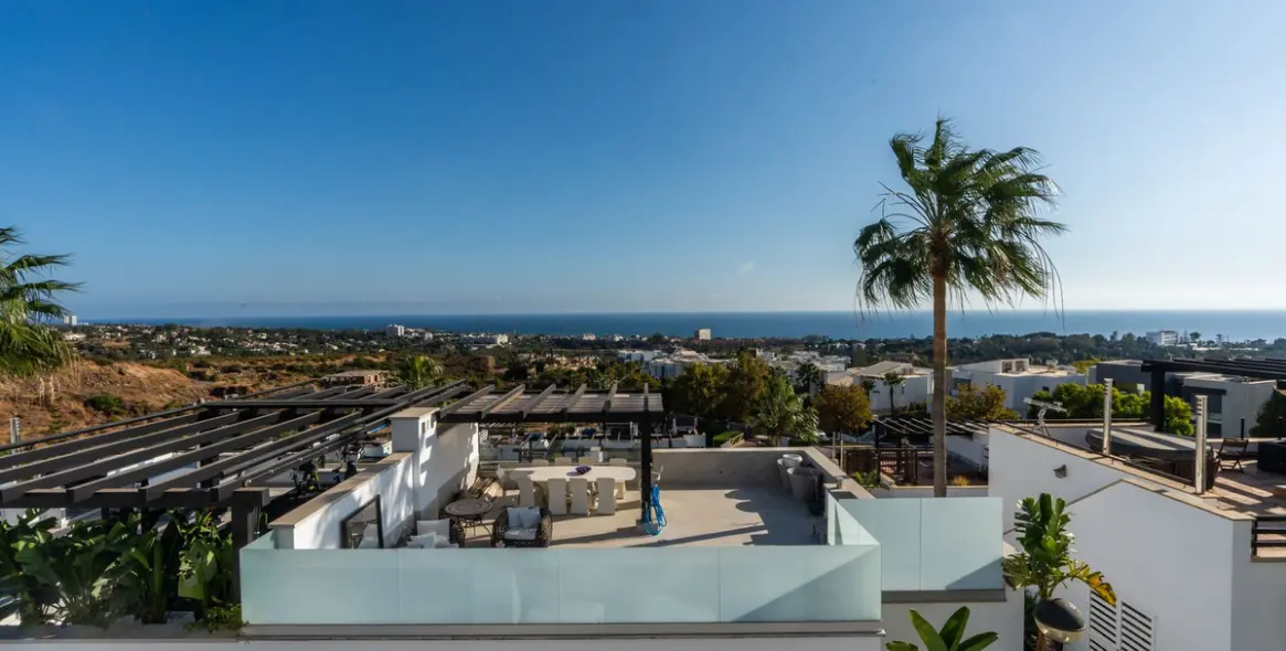 Sale of duplex in Santa Clara 1