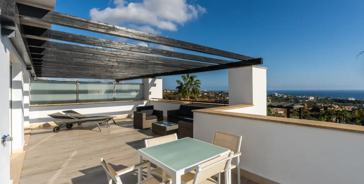 Sale of duplex in Santa Clara 2