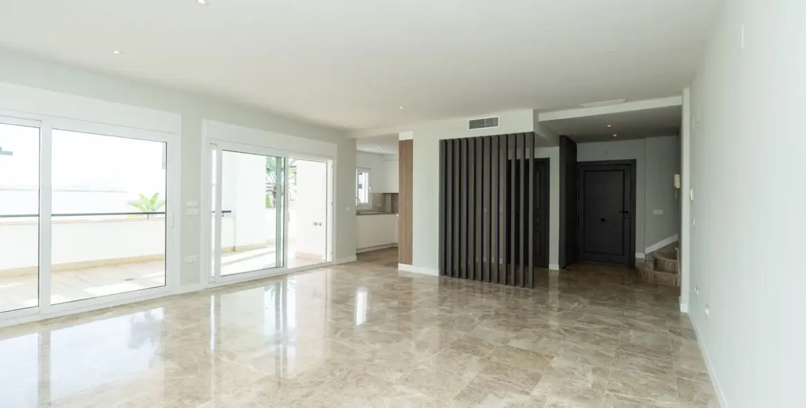 Sale of duplex in Santa Clara 9