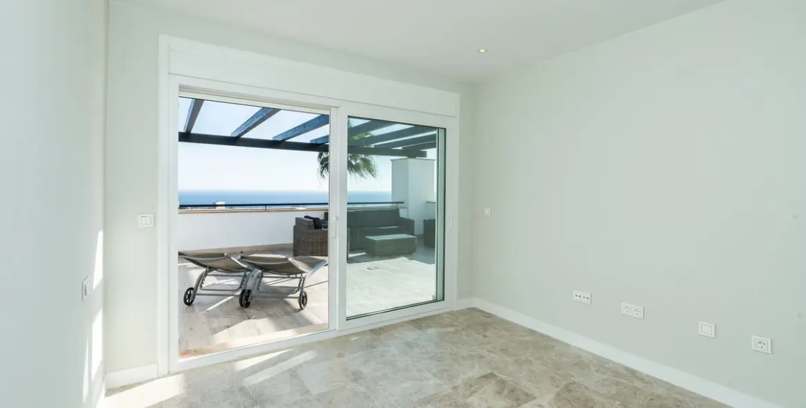 Sale of duplex in Santa Clara 18