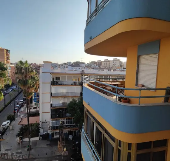 Sale of middle floor apartment in Fuengirola