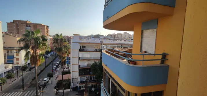 Sale of middle floor apartment in Fuengirola 0