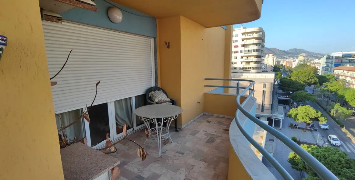 Sale of middle floor apartment in Fuengirola 3