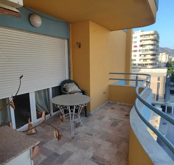 Sale of middle floor apartment in Fuengirola