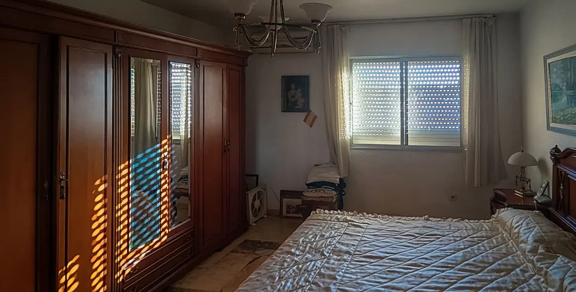 Sale of middle floor apartment in Fuengirola 4