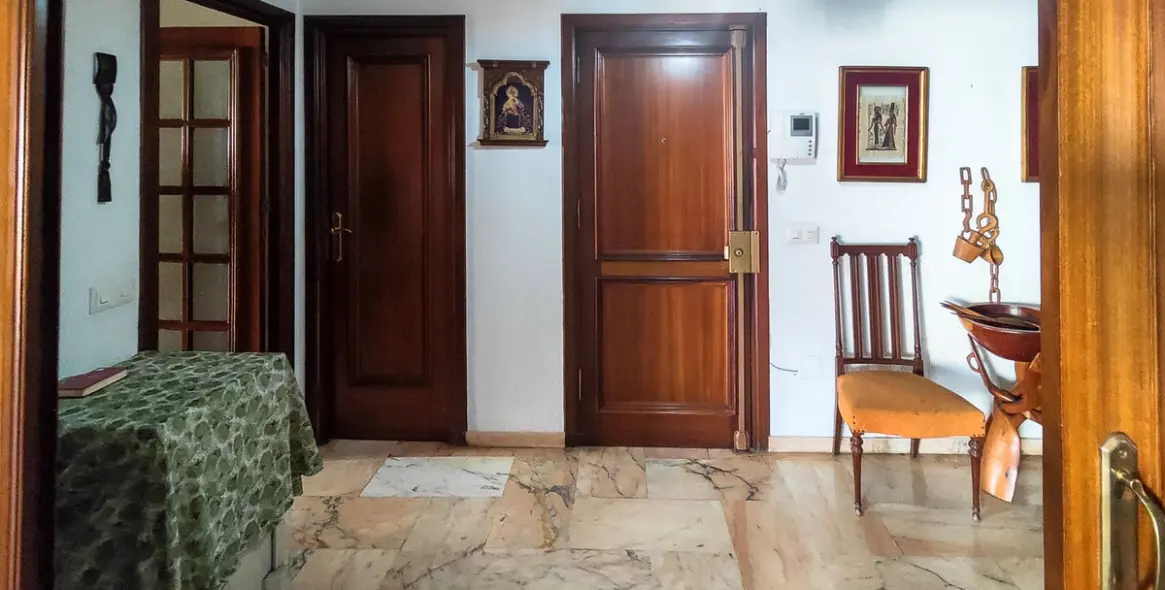 Sale of middle floor apartment in Fuengirola 5
