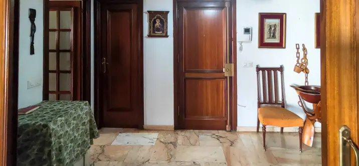 Sale of middle floor apartment in Fuengirola 4