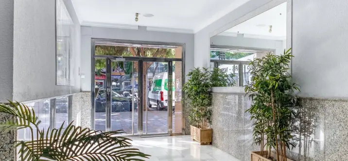 Sale of middle floor apartment in Fuengirola 1