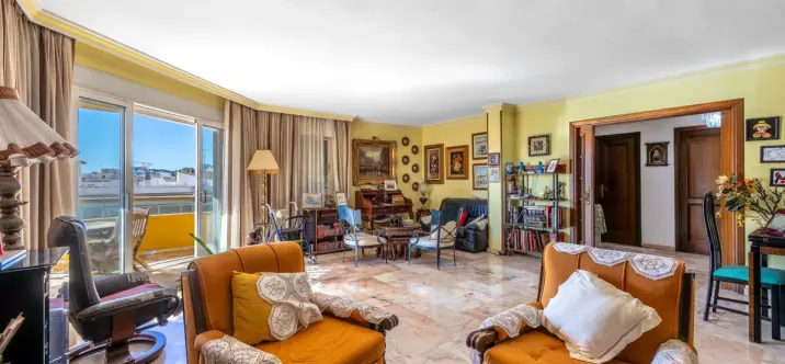Sale of middle floor apartment in Fuengirola 4