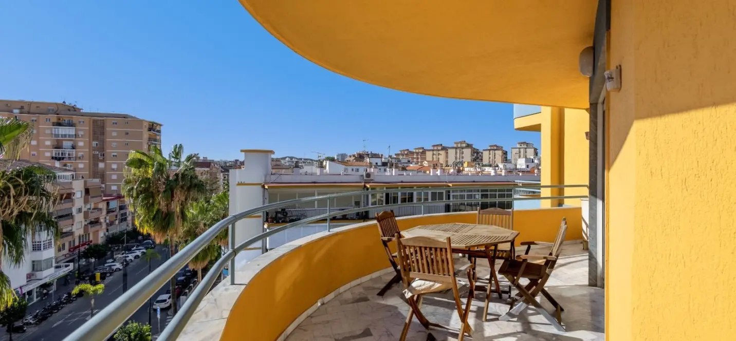 Venta de apartamento en planta media en Fuengirola 0